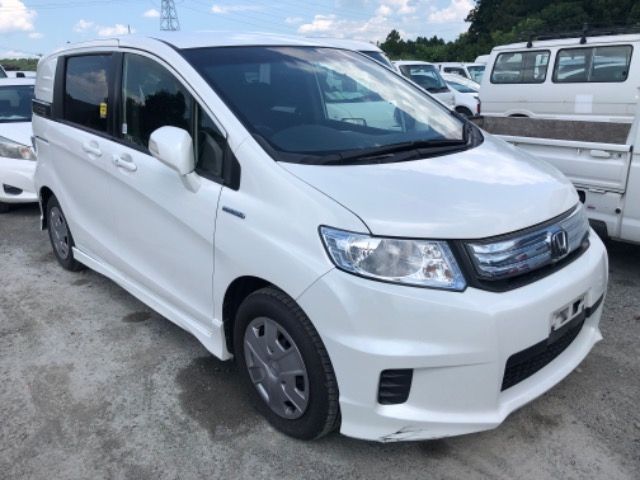 55 Honda Freed spike GP3 2013 г. (ARAI Sendai)